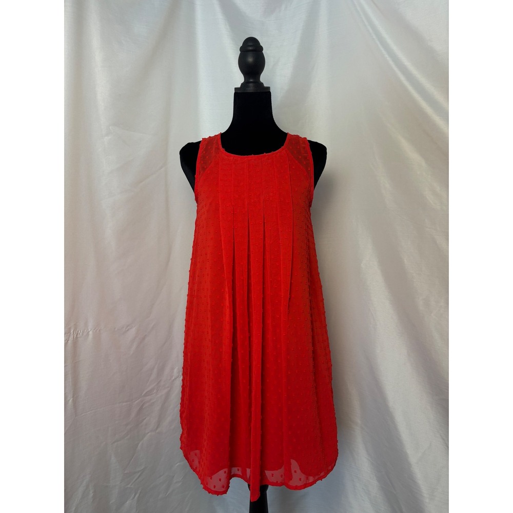 Red Swiss Dot Pleated Sleeveless Shift Dress with Keyhole Back